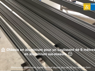 Direction notre atelier avec cette nouvelle fabrication sur-mesure d'un coulissant en aluminium de plus de 5 mètres de long !!