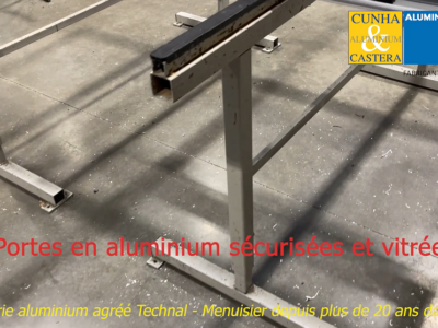 🔨 En cours de fabrication : portes sur-mesure en aluminium vitrées et sécurisées 🔨